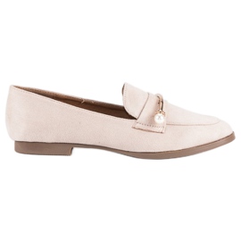 Sapatos bege com pérolas