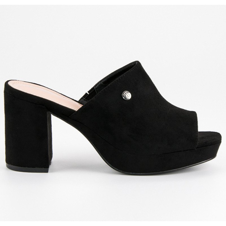 Milaya chinelos no poste preto