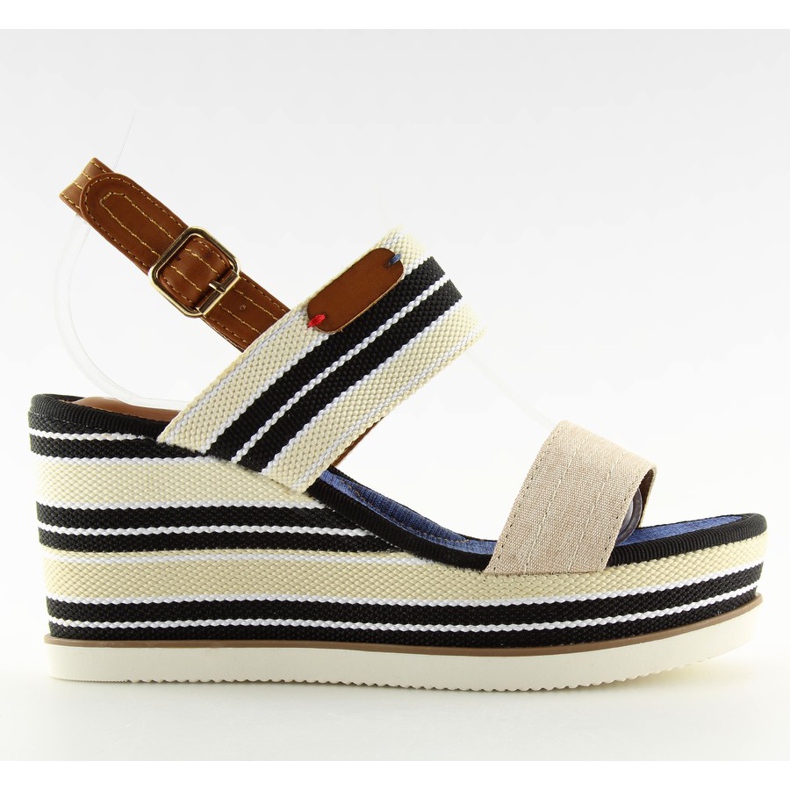 Sandália bege com salto de cunha D-37 bege Sandália bege com salto de cunha D-37 bege