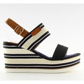 Sandália preta com salto de cunha D-37 preta preto