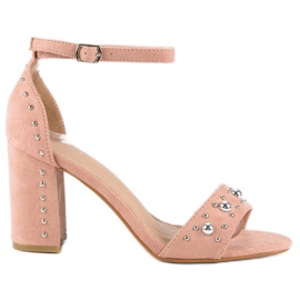 Sandálias confortáveis ​​em um poste rosa