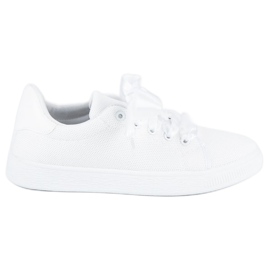Tênis têxtil com cadarço branco Tênis têxtil com cadarço branco