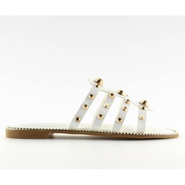 Chinelos brancos com tachas 99-41 Branco Chinelos brancos com tachas 99-41 Branco