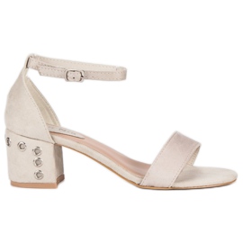 Nio Nio Sandálias de camurça em um poste castanho Nio Nio Sandálias de camurça em um poste castanho