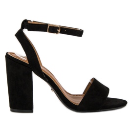 Tina&Co Sandálias elegantes em um post preto