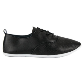 Tênis preto com cadarço