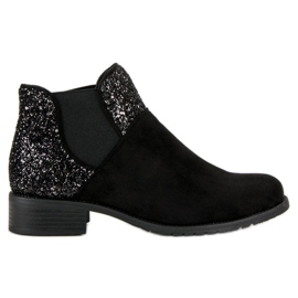 Botins de camurça com salto plano preto