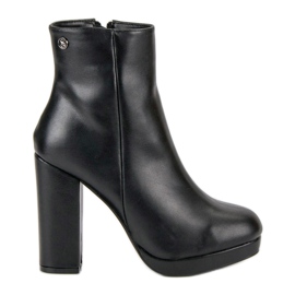 Small Swan Botas clássicas no poste preto