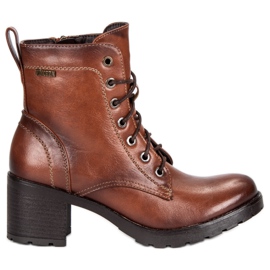 Botas vinceza castanhas com atacadores marrom