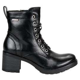 Botas vinceza pretas com atacadores preto