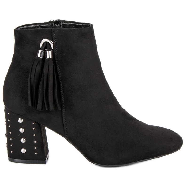 Botas estilosas no poste preto