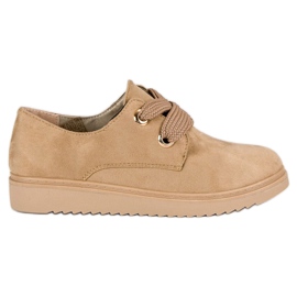 Tênis de camurça com cordões marrom