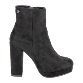 Small Swan Botas clássicas no poste preto