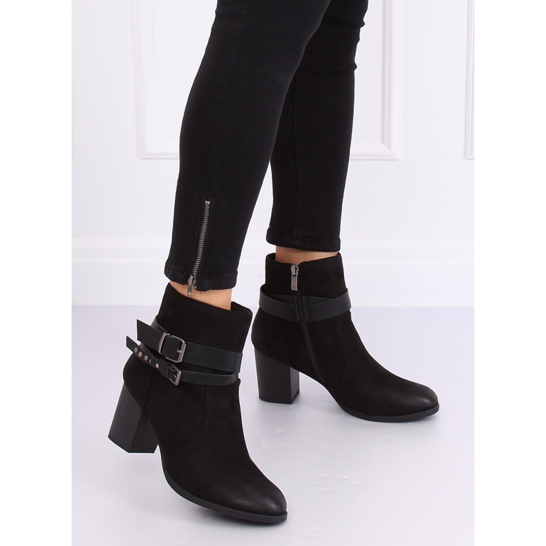 Ankle boots em um salto preto estável G-35 Black