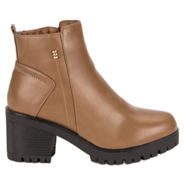 Salto alto castanho marrom