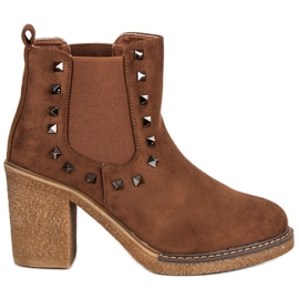 Bestelle Botins de camurça no poste marrom