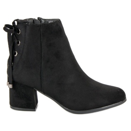Botas femininas com amarração preto Botas femininas com amarração preto