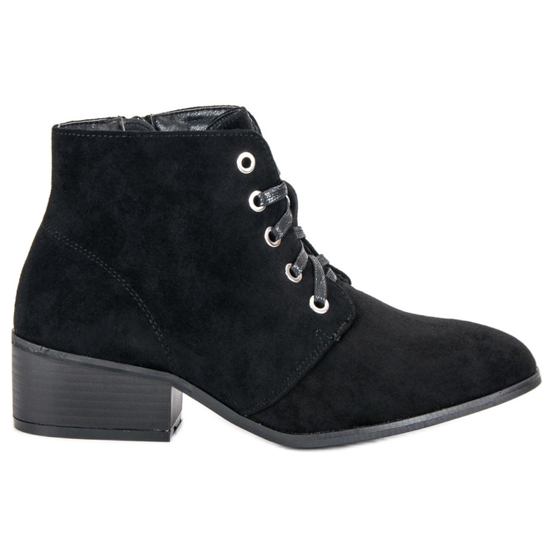 Botas pretas amarradas no tornozelo preto