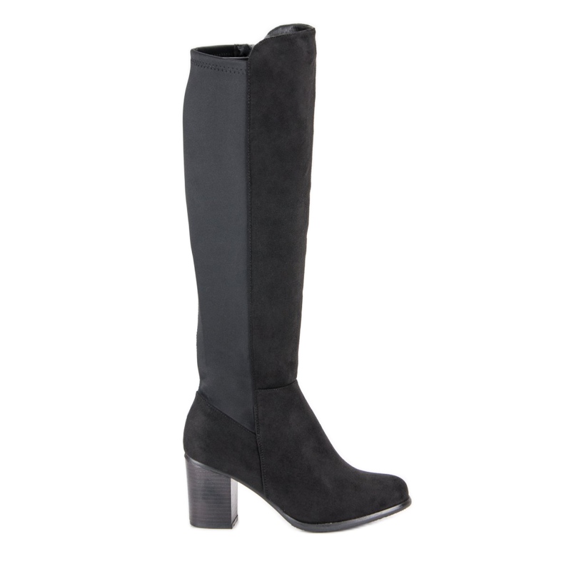 Seastar Botas em um pilar preto