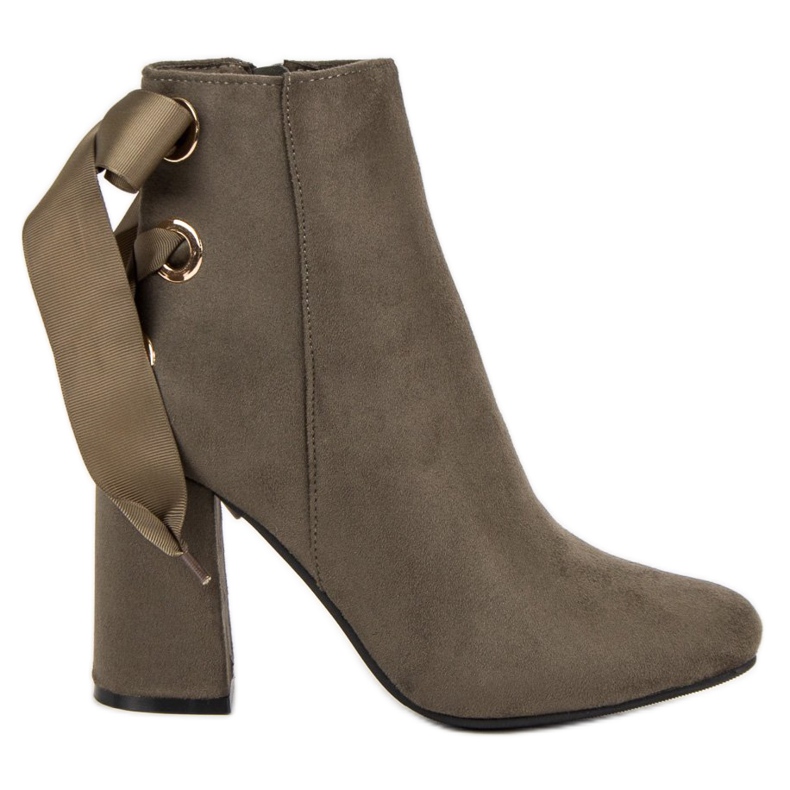 Ideal Shoes Botas sexy em uma postagem cinza