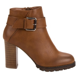Super Mode Botas de camelo no poste marrom