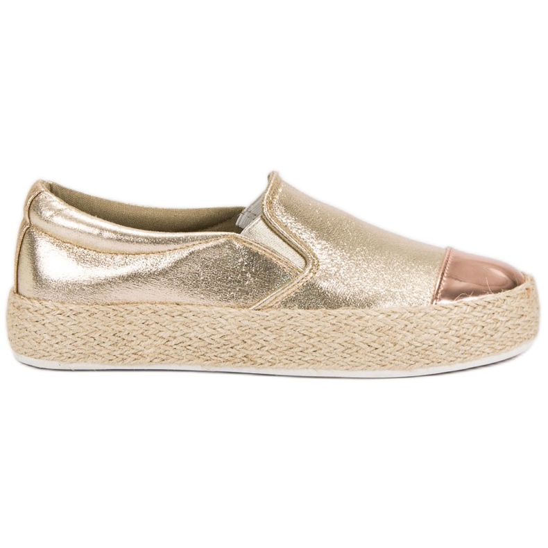 Tênis Dourados da Moda