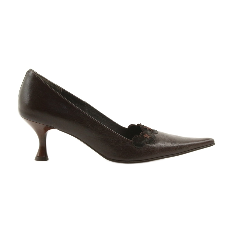 Bombas de couro castanho