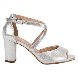 Sandálias prateadas em um bar VINCEZA cinza Sandálias prateadas em um bar VINCEZA cinza