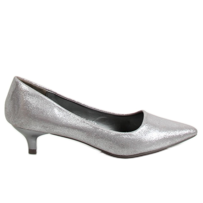 Bombas em um salto baixo prata B-36 cinza