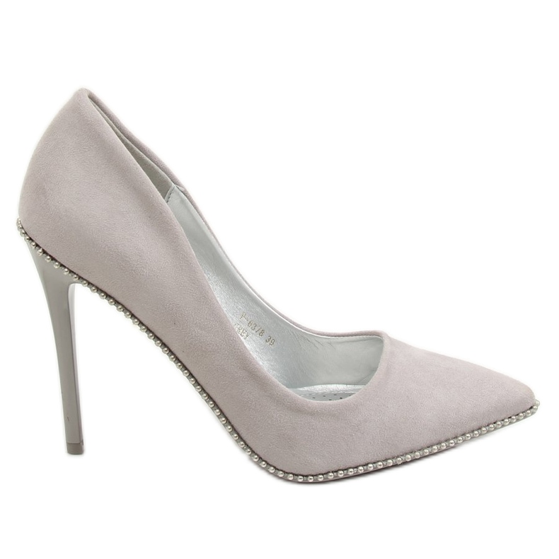 Bombas cinza em um cinza P-6378 cinza