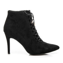 Betler Botas amarradas em um salto alto preto Betler Botas amarradas em um salto alto preto