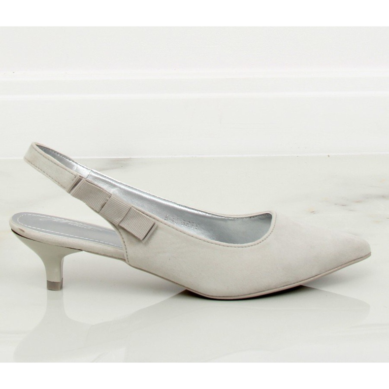 Bombas com calcanhar cinza B-43 Cinza