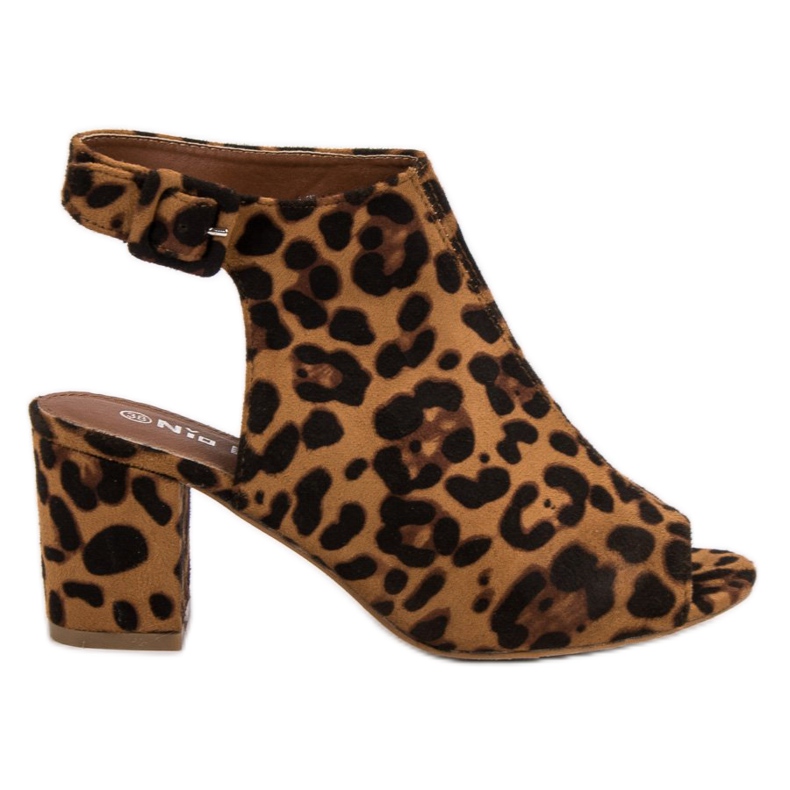 Nio Nio Sandálias construídas em um bar castanho Nio Nio Sandálias construídas em um bar castanho