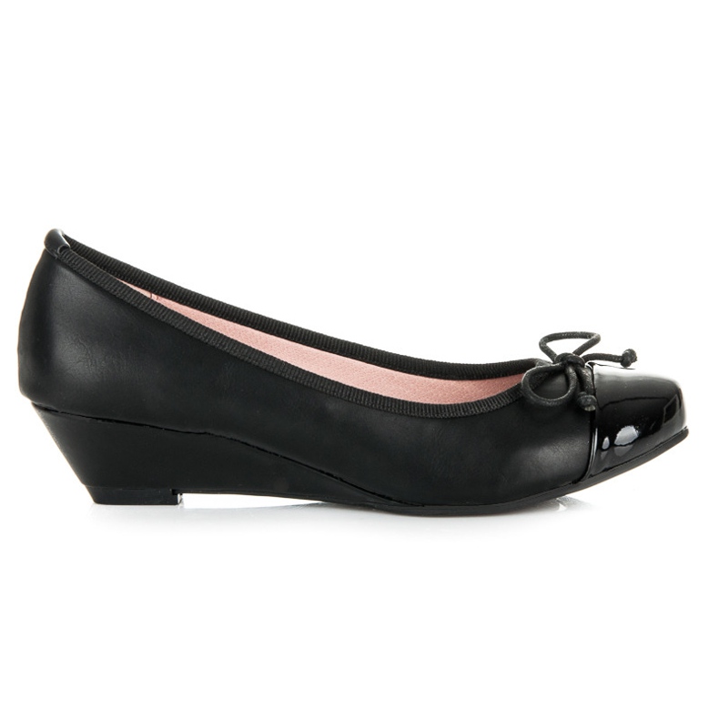 Kylie Bombas de cunha preto