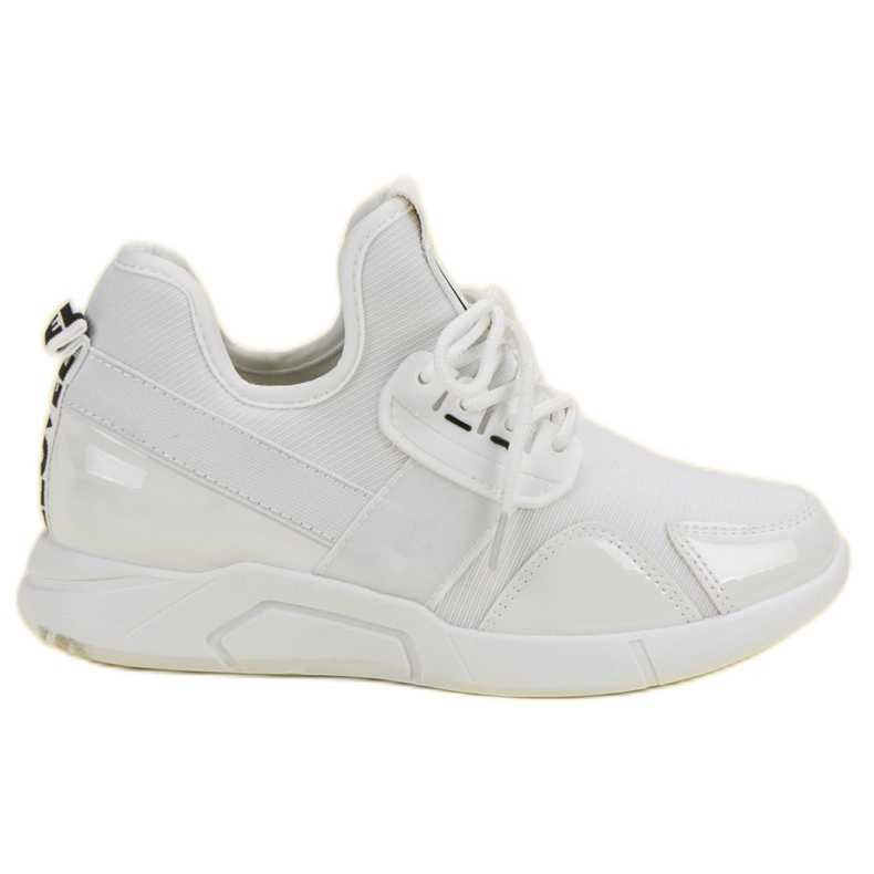 Tênis branco deslizante