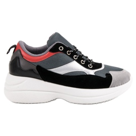 Calçado elegante na plataforma cinza multicolorido