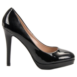 Small Swan Pinos envernizados na plataforma preto