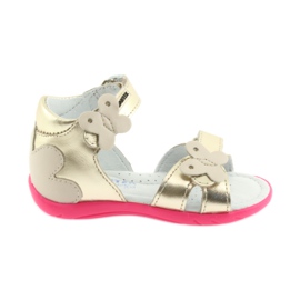 Bartek Sandálias de couro para meninas de couro com uma borboleta 51569 Zlotys dourado