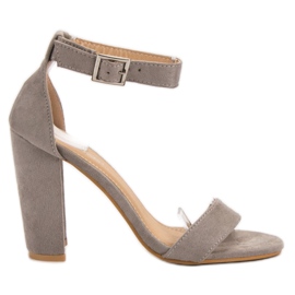 SHELOVET Sandálias clássicas em um bar cinza