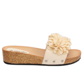 Chinelos bege com flores S63 Beige