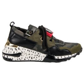 Tênis VICES da moda verde