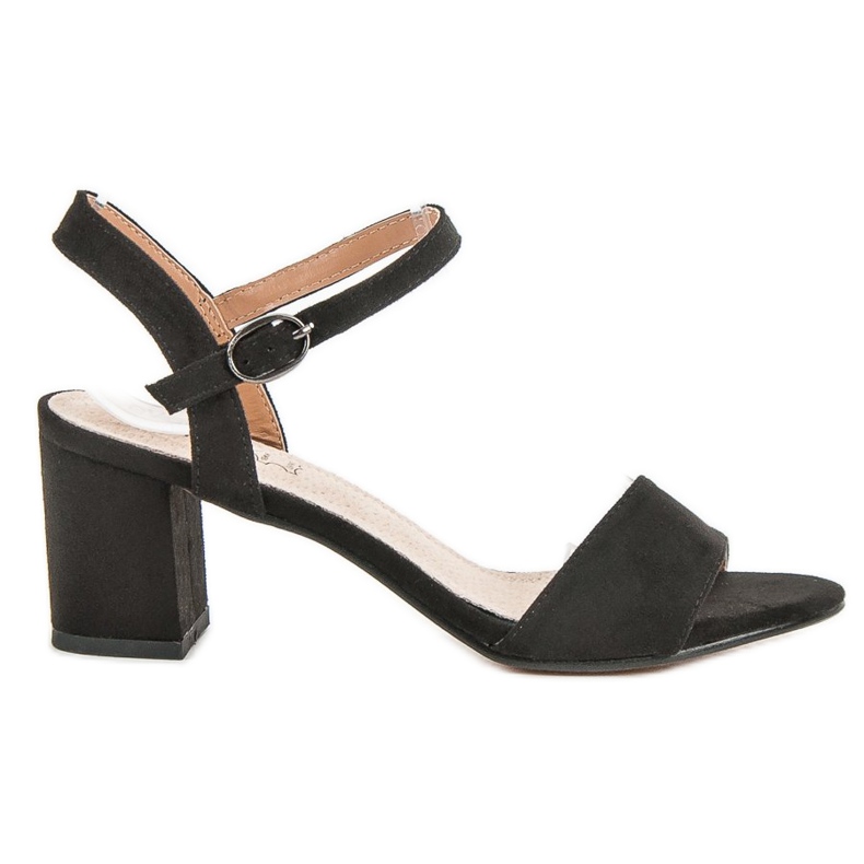 Evento Sandálias em um bar preto