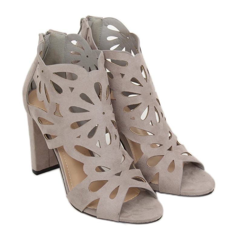 Botas cinzentas com aberturas AT-0657-L Cinza