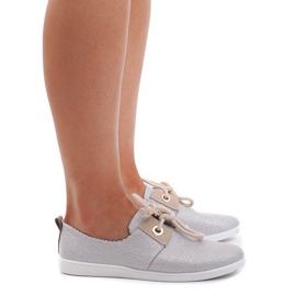 Tênis prateado VT79-3 com cordões cinza