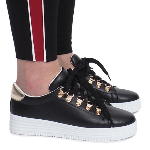 Tênis preto da Rucola