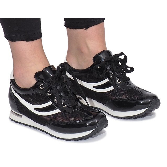 Tênis Mont Blanc preto perfurado