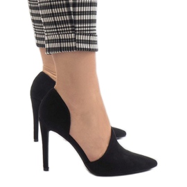 Saltos pretos assimétricos C82A