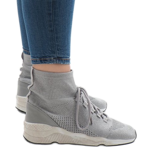 Tênis esportivos cinza 7S566