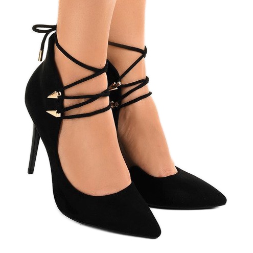 Bombas pretas em um pino amarrado 6251-P preto