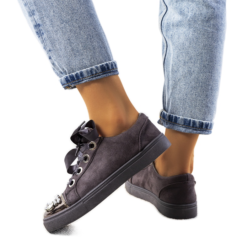 Tênis ricamente decorados 6192 cinza